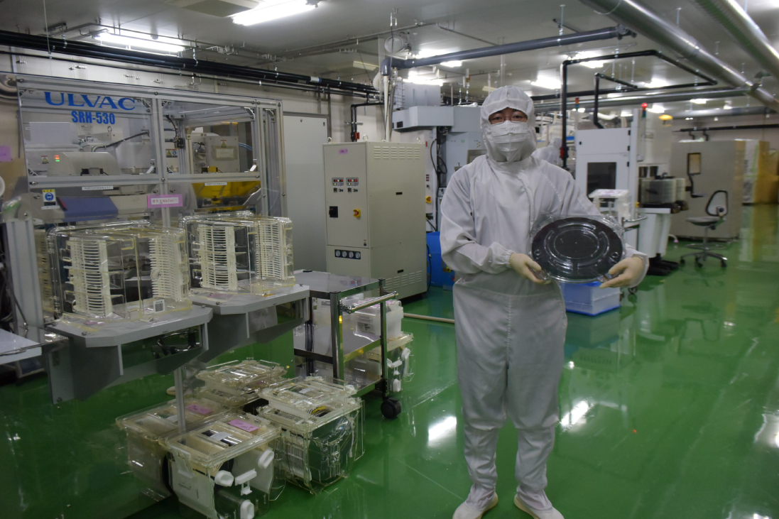次世代半導体開発の、さらに一歩先へ 日本で唯一の技術と設備を持つ3D/2.5DICに特化したファウンドリ 